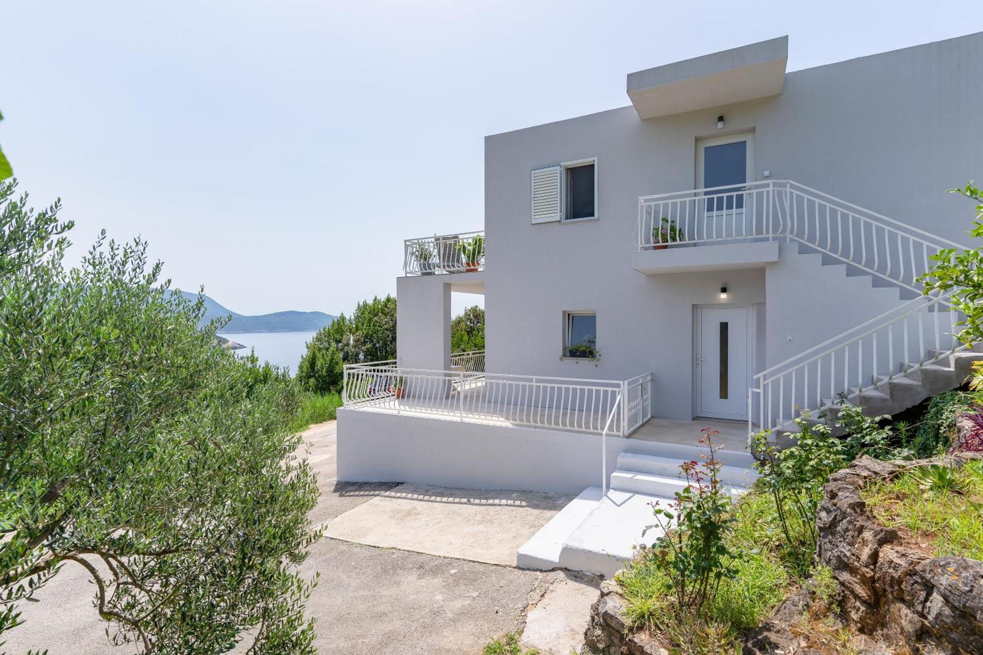 Apartment Konak * Molunat